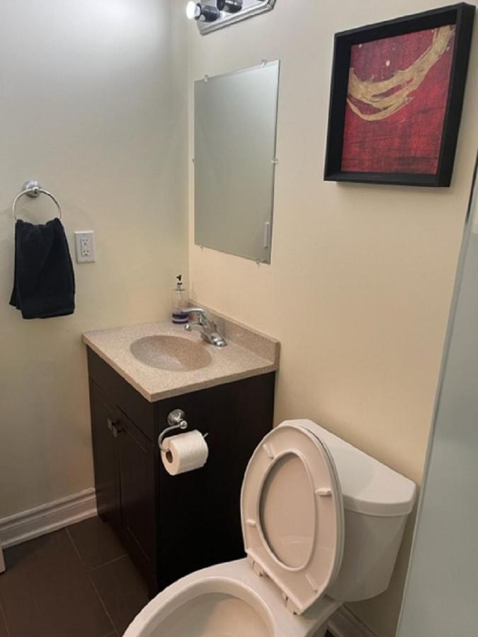 Cozy & Spacious Suite With Private Bathroom Near Toronto Airport ! Mississauga Exterior foto